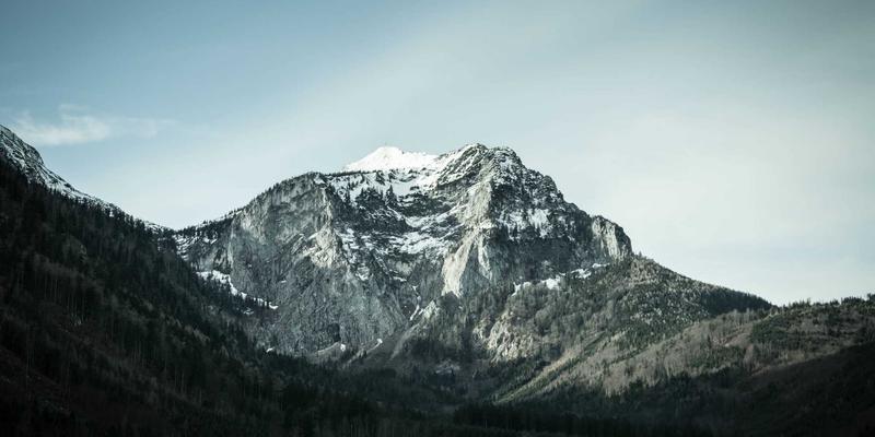 从CES游戏评测看网络游戏角色塑造：文化符号如何影响玩家身份认同